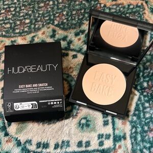 HUDA Beauty Easy Bake and Snatch Powder Peach Pie